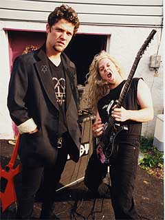 bam margera avec un pote